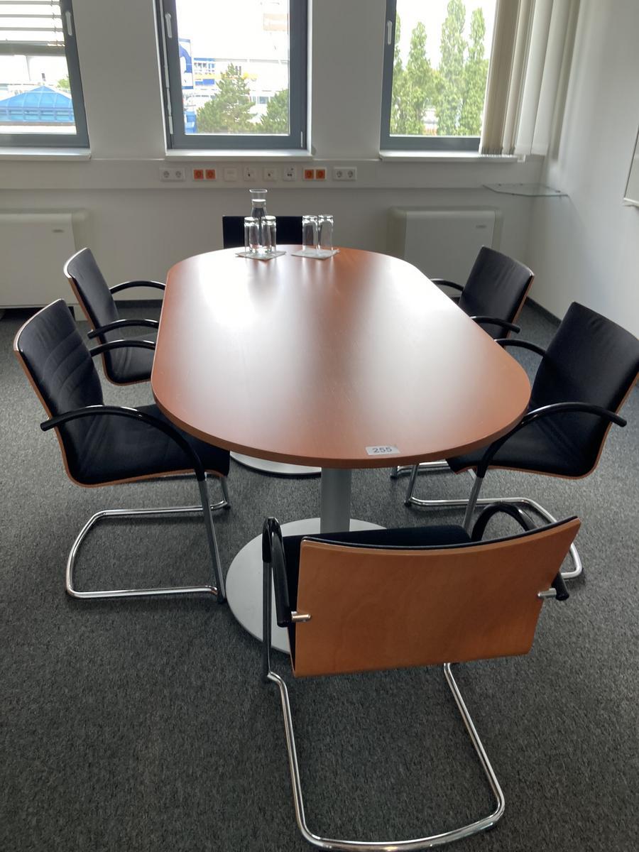 Besprechnungstisch, Maße ca. 200 x 100 cm mit 6 Freischwinger-Stühlen